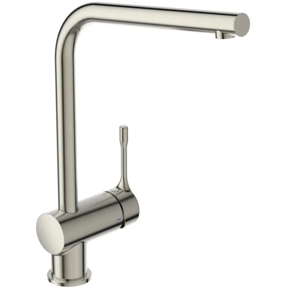 Küchenarmatur von Ideal Standard mit einem hohen Auslauf und einem schlichten, modernen Design. Der Hebel zur Regulierung befindet sich am Körper der Armatur.